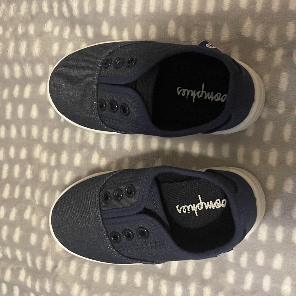 Oomphies toddler shoes size 6